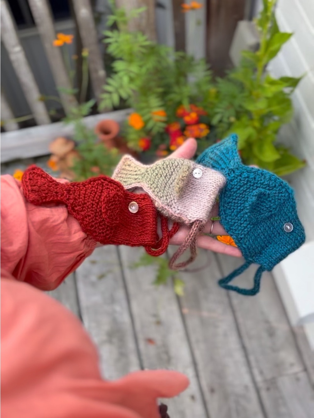 Knitted Fish Pouch - Picture 4 of 5